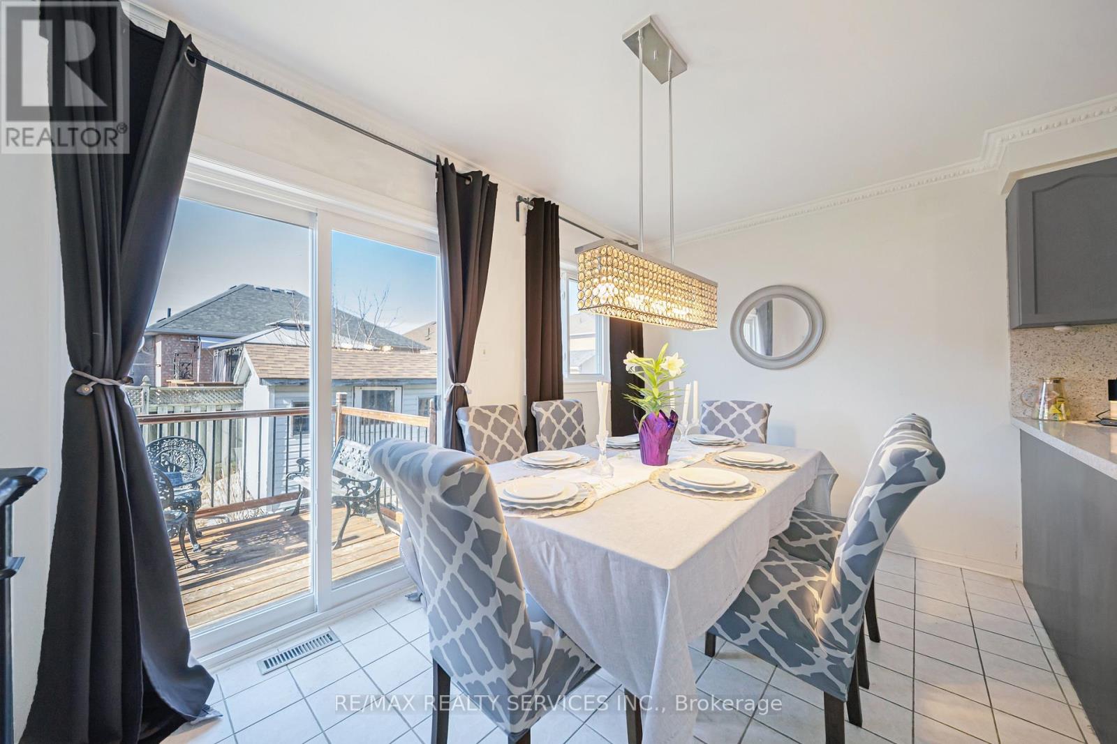 27 Suncrest Drive, Brampton, Ontario  L6X 4L5 - Photo 22 - W12931680