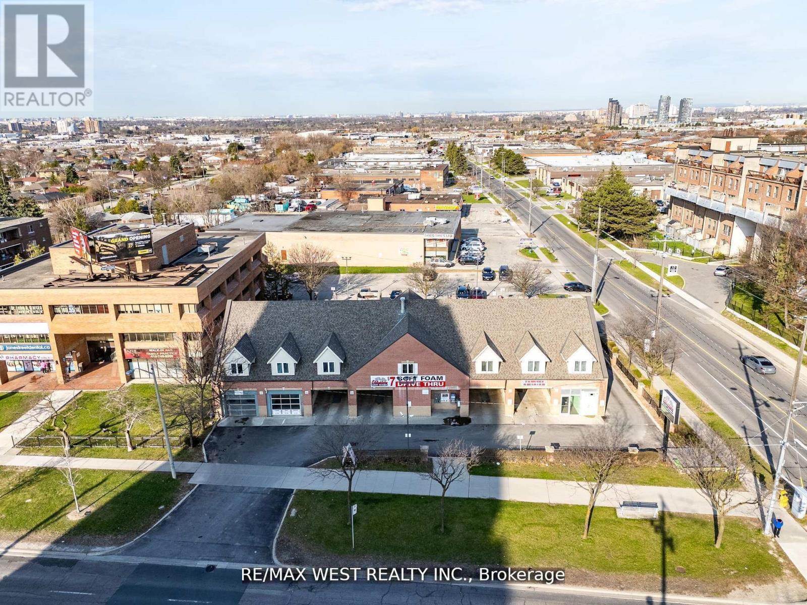 2800 Jane Street, Toronto, Ontario  M3N 2H9 - Photo 2 - W12931696