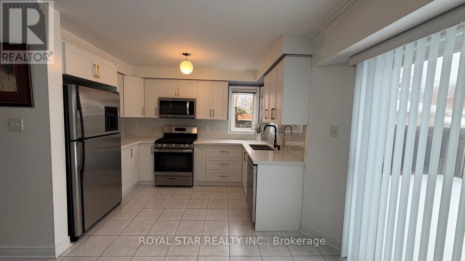 58 Red Plant Crescent, Brampton, Ontario  L7A 1V8 - Photo 6 - W12931714