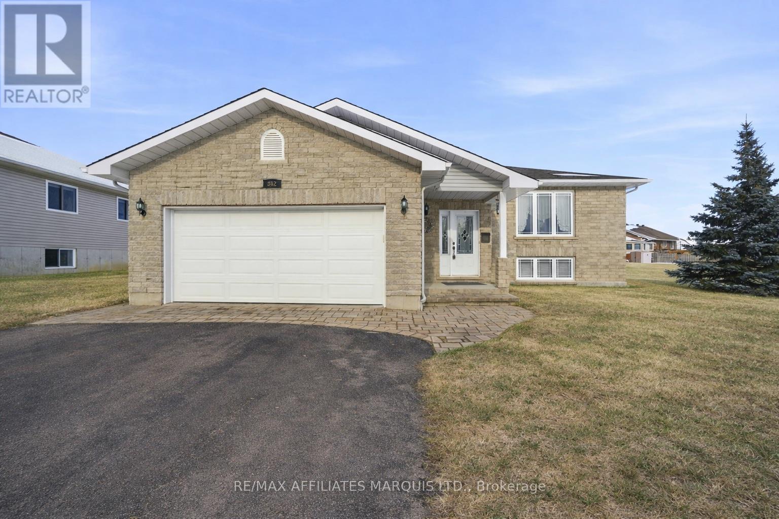 302 EMMA AVENUE, Cornwall, Ontario