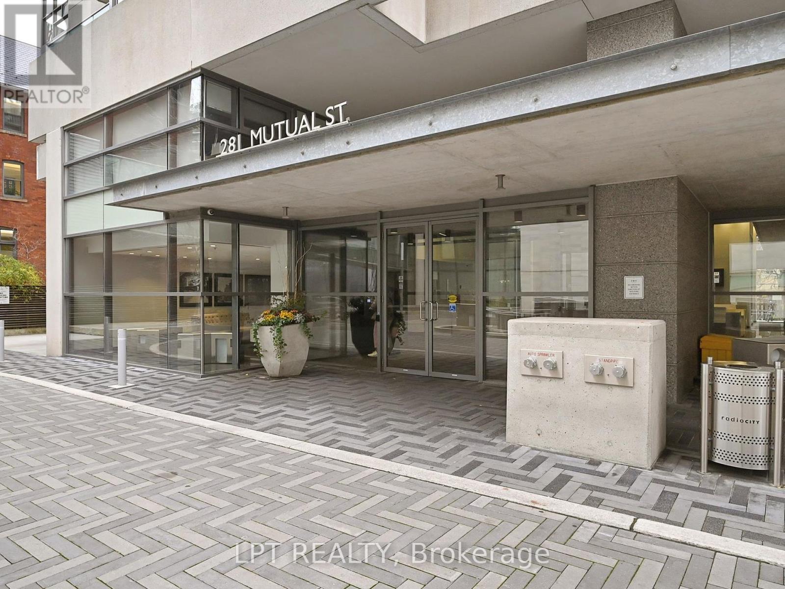 403 - 281 Mutual Street, Toronto, Ontario  M4Y 3C4 - Photo 6 - C12895852