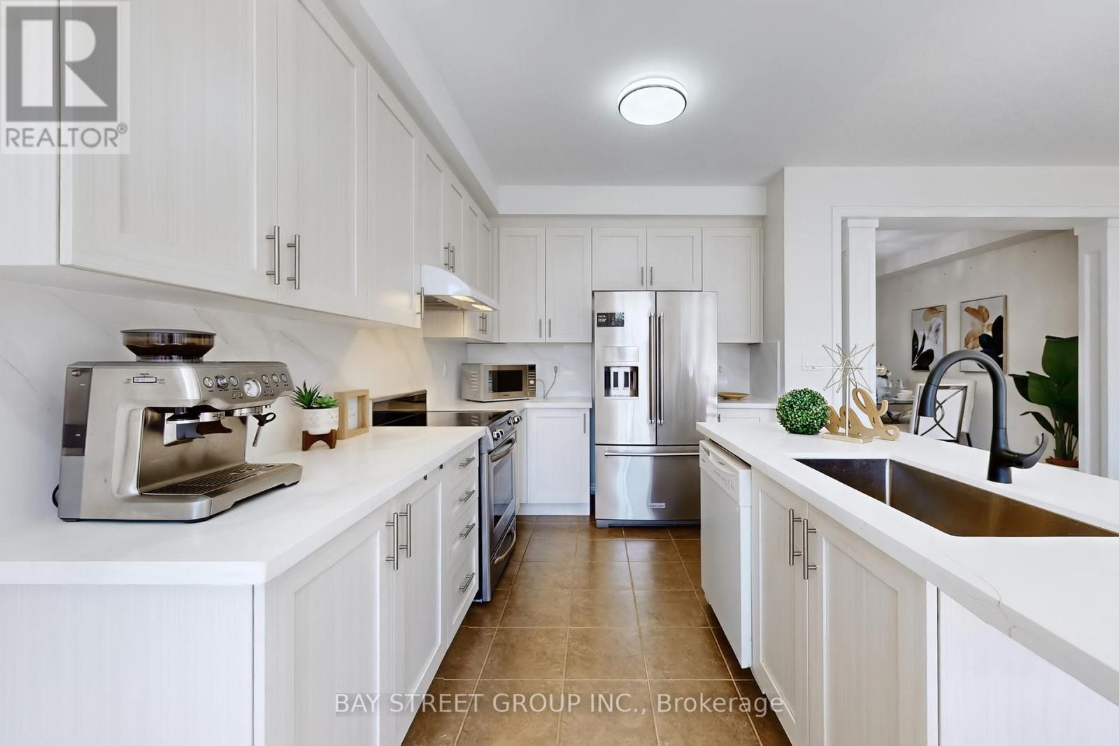 7 Paper Mills Crescent, Richmond Hill, Ontario  L4E 0V5 - Photo 15 - N12839194