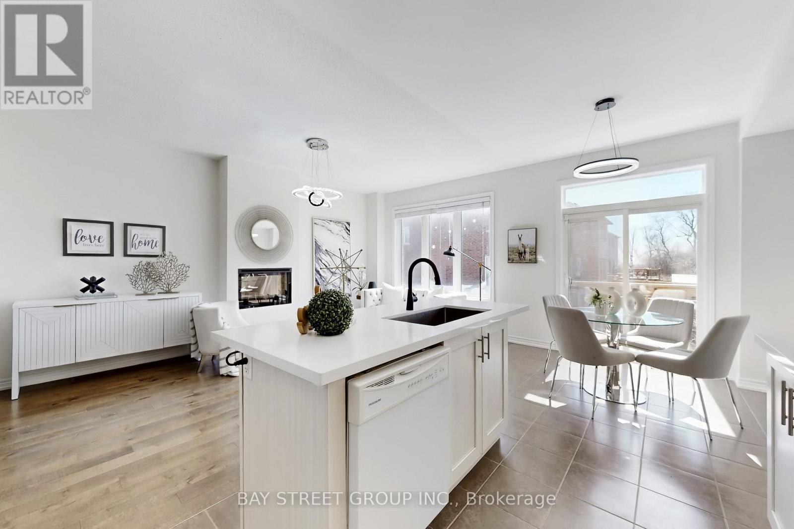 7 Paper Mills Crescent, Richmond Hill, Ontario  L4E 0V5 - Photo 17 - N12839194