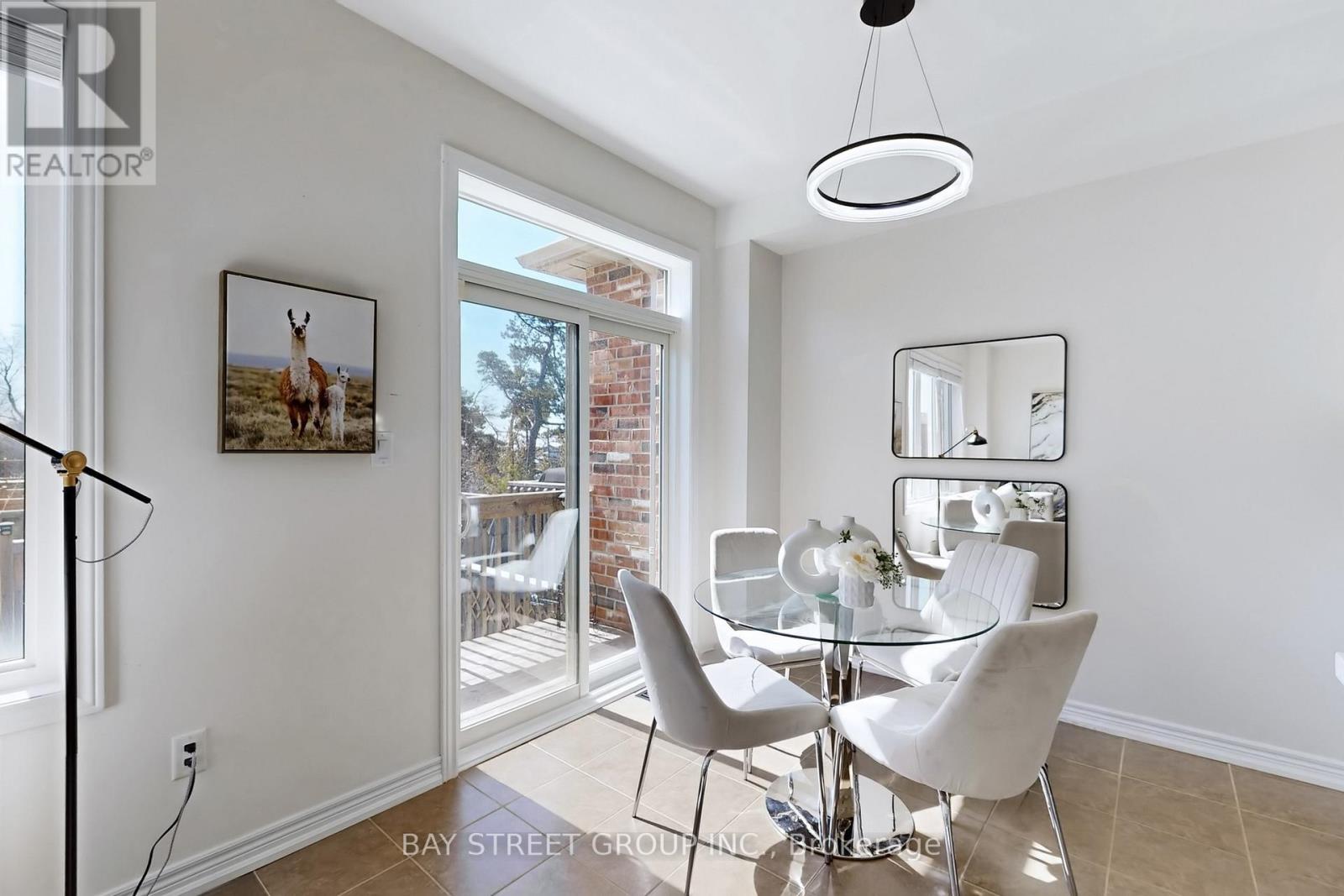 7 Paper Mills Crescent, Richmond Hill, Ontario  L4E 0V5 - Photo 18 - N12839194