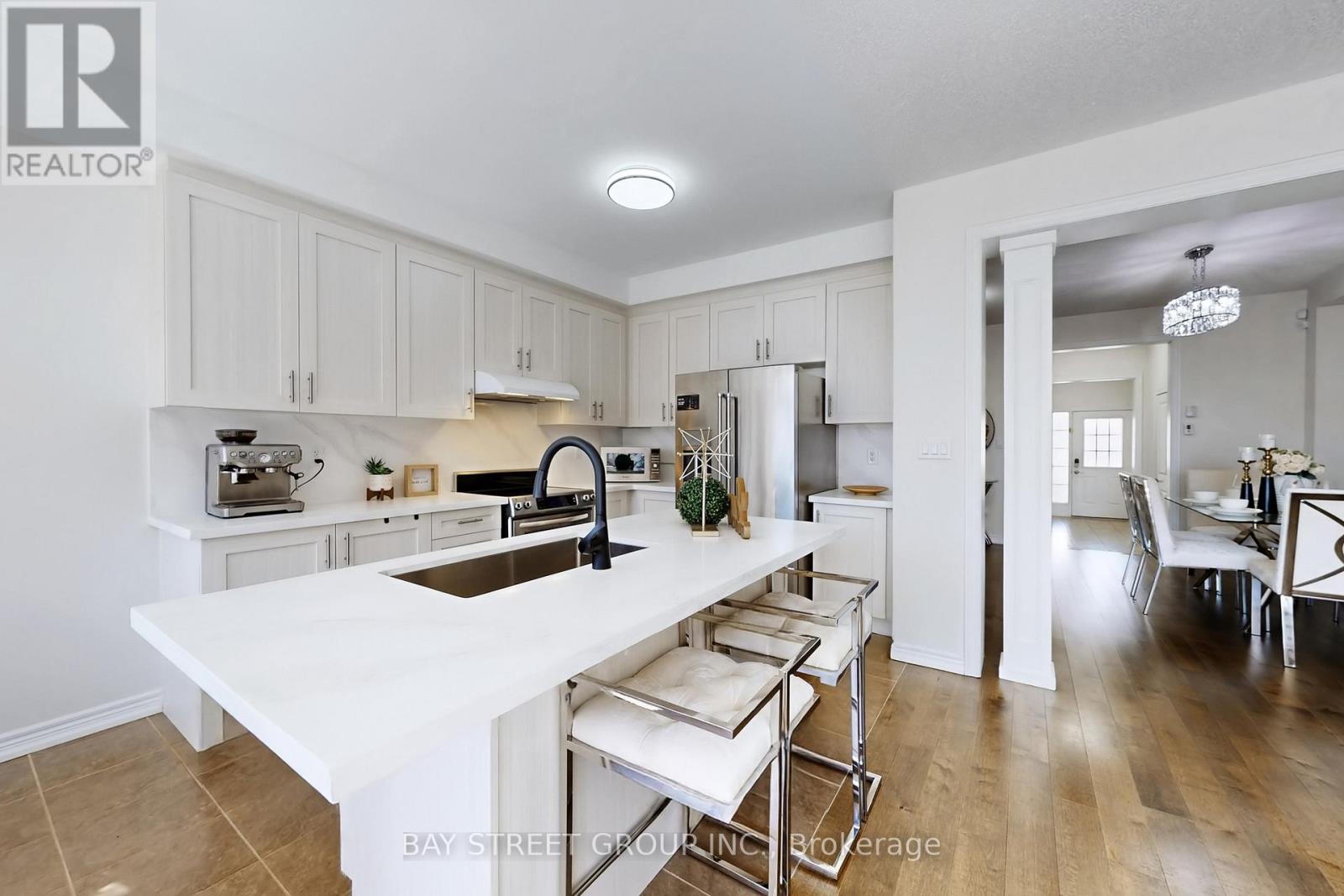 7 Paper Mills Crescent, Richmond Hill, Ontario  L4E 0V5 - Photo 14 - N12839194