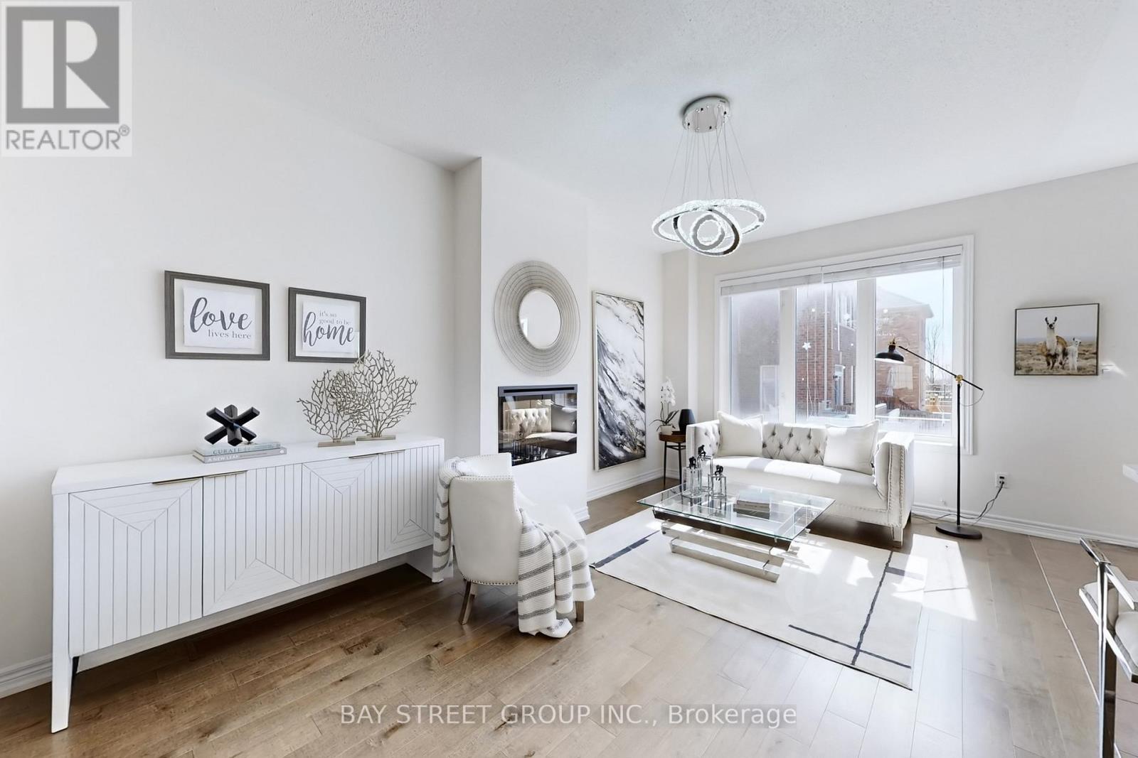 7 Paper Mills Crescent, Richmond Hill, Ontario  L4E 0V5 - Photo 8 - N12839194