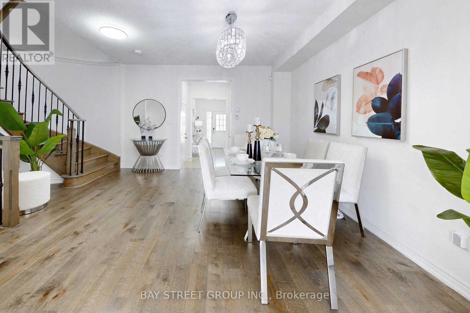 7 Paper Mills Crescent, Richmond Hill, Ontario  L4E 0V5 - Photo 6 - N12839194