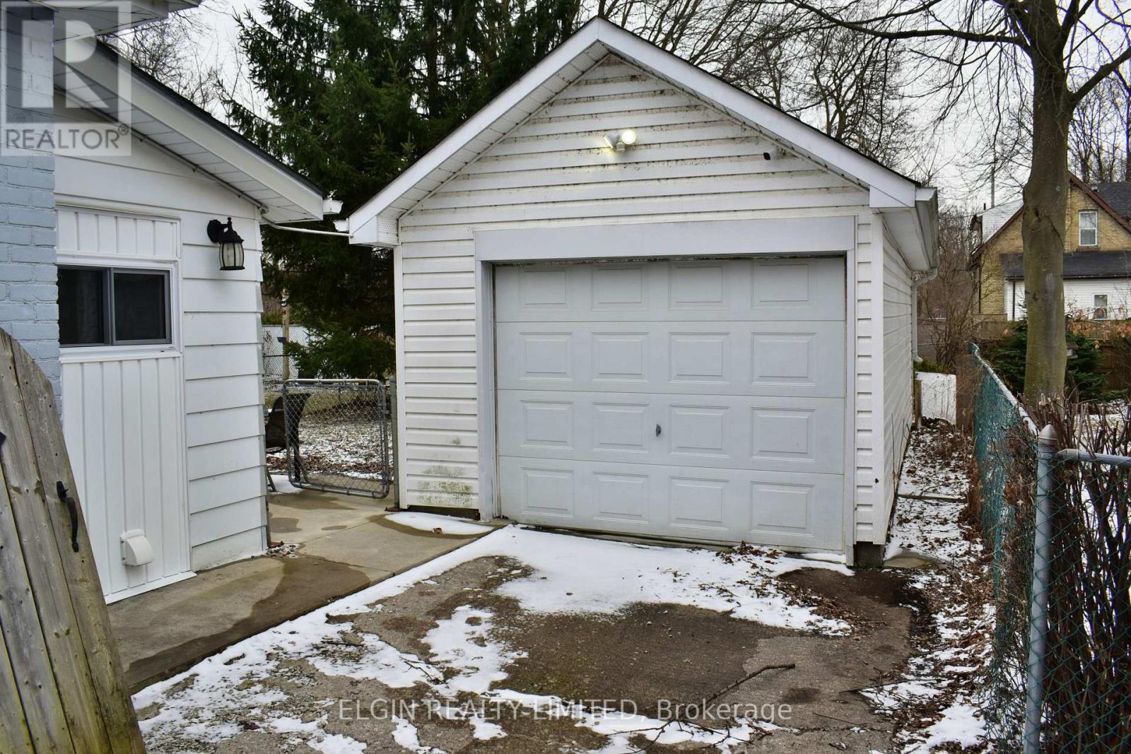 861 Lovett Street, London East, Ontario  N5Z 1N3 - Photo 25 - X12903692