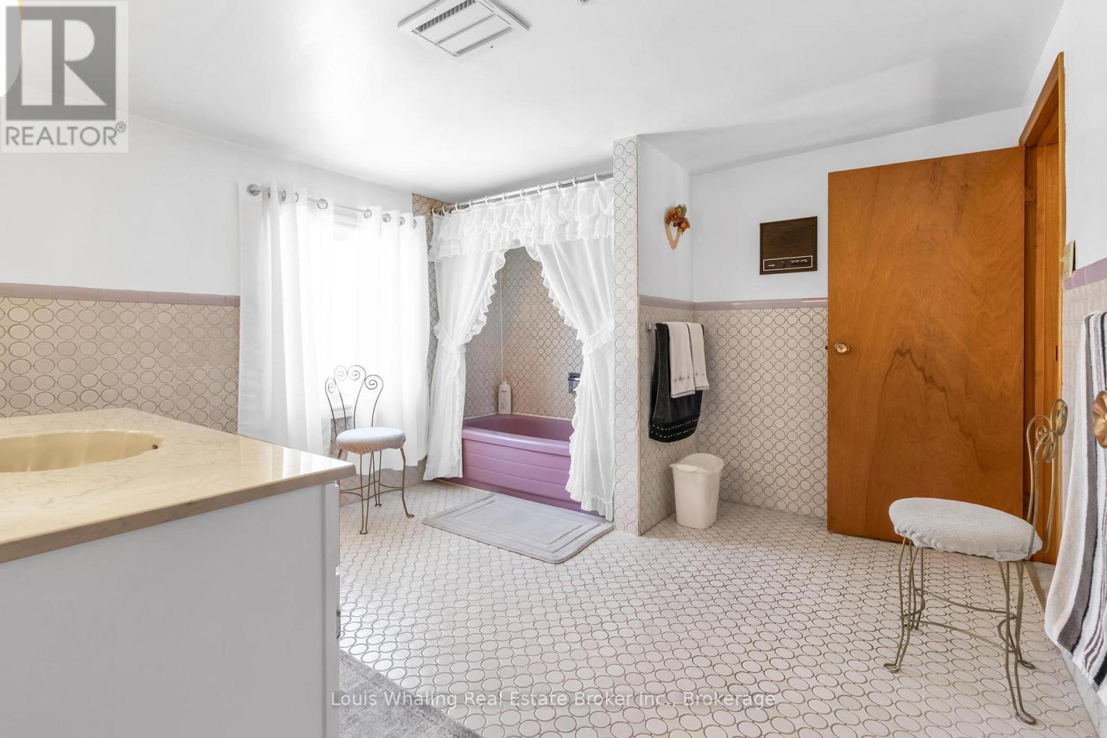 241 4th Avenue, Hanover, Ontario  N4N 2B6 - Photo 21 - X12931764