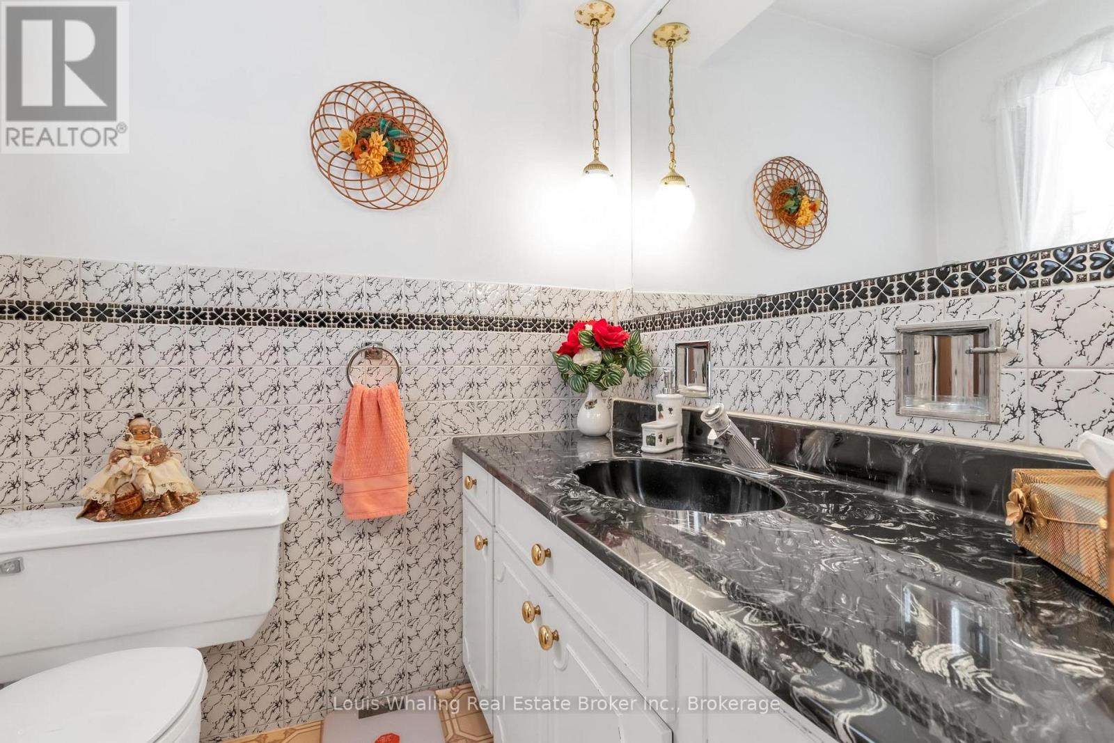 241 4th Avenue, Hanover, Ontario  N4N 2B6 - Photo 7 - X12931764