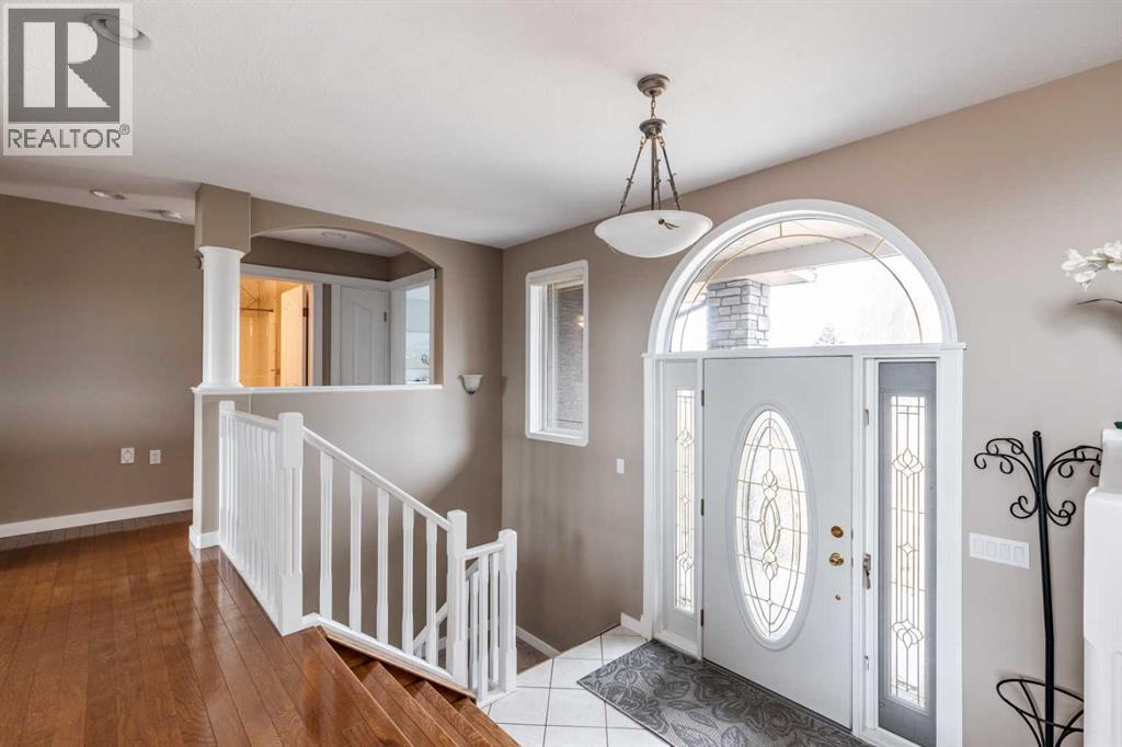 3095 Cottonwood Way Sw, Medicine Hat, Alberta  T1B 4J6 - Photo 3 - A2293787