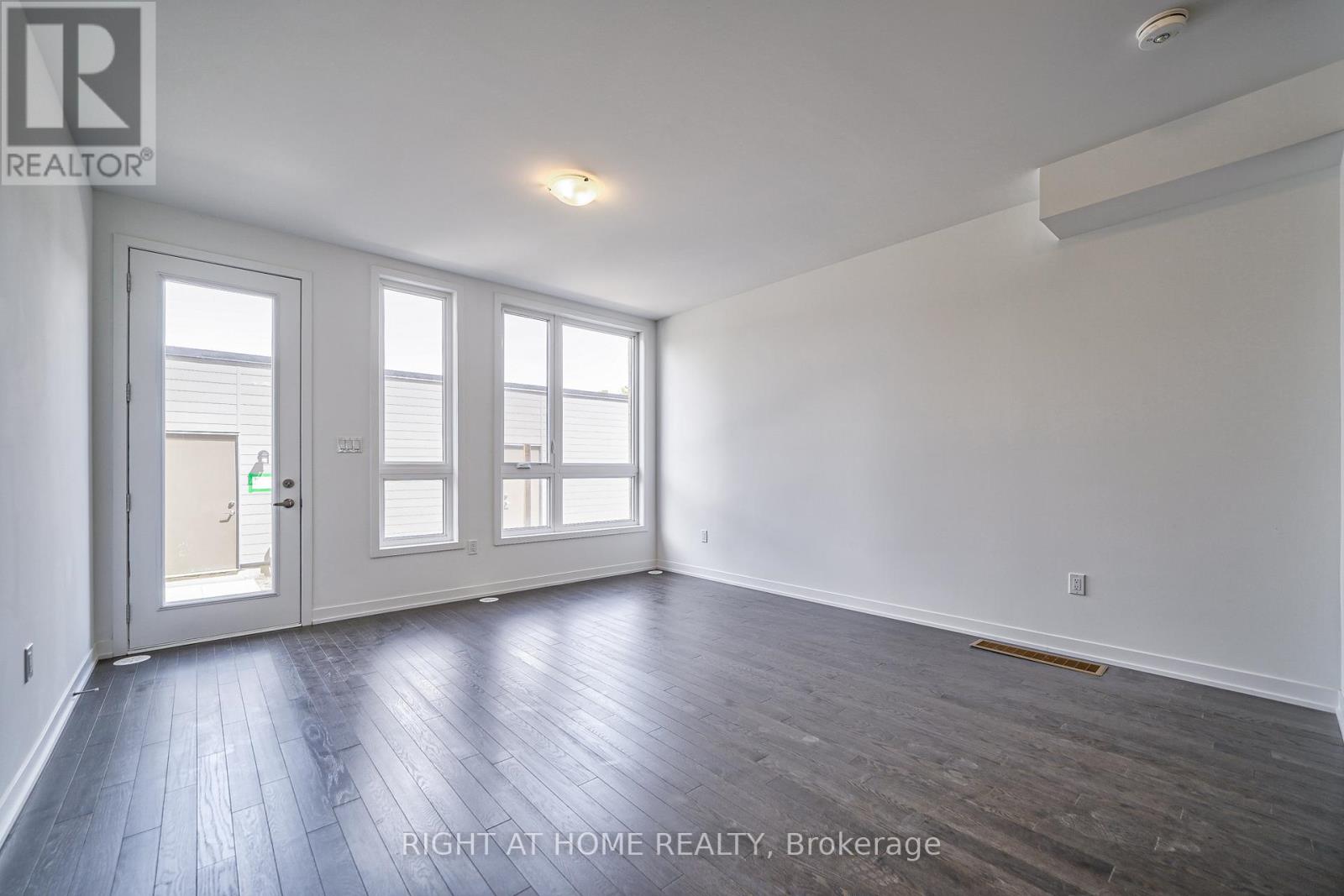 80 Green Gardens Boulevard, Toronto, Ontario  M6A 2M3 - Photo 11 - C12931780