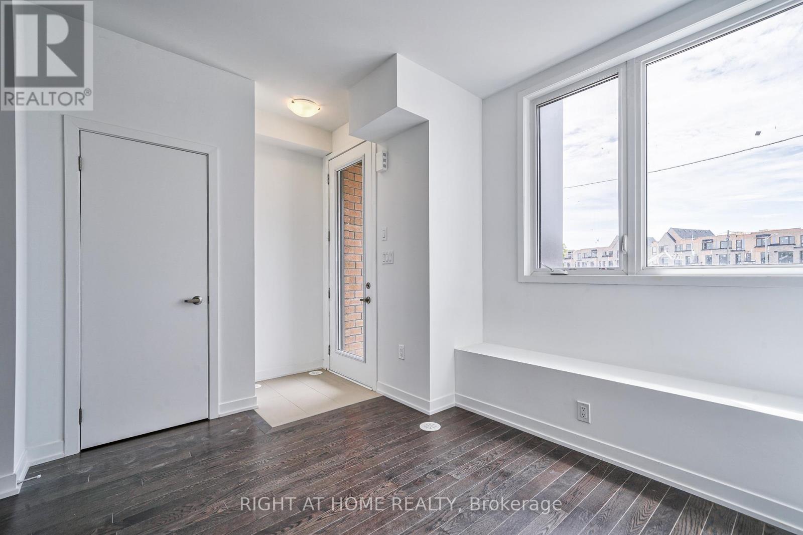 80 Green Gardens Boulevard, Toronto, Ontario  M6A 2M3 - Photo 4 - C12931780