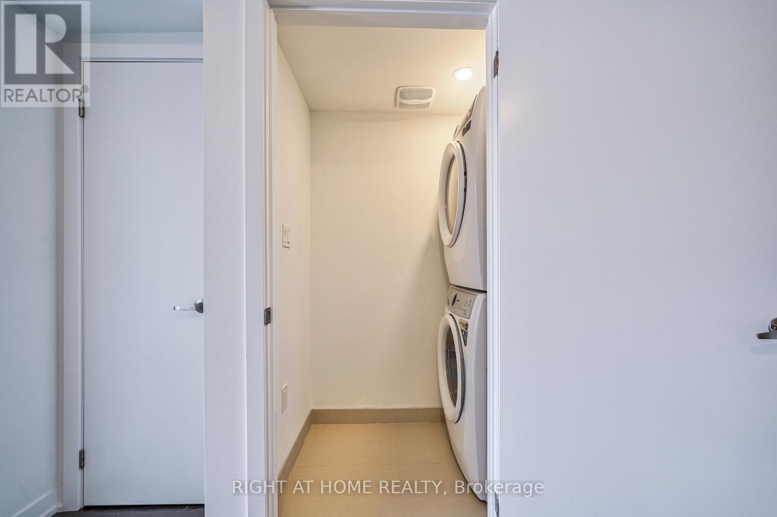 80 Green Gardens Boulevard, Toronto, Ontario  M6A 2M3 - Photo 13 - C12931786