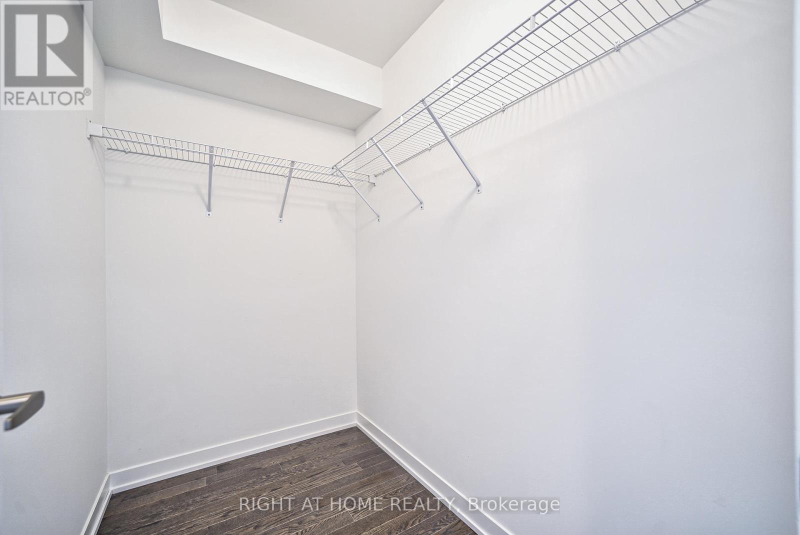 80 Green Gardens Boulevard, Toronto, Ontario  M6A 2M3 - Photo 21 - C12931786