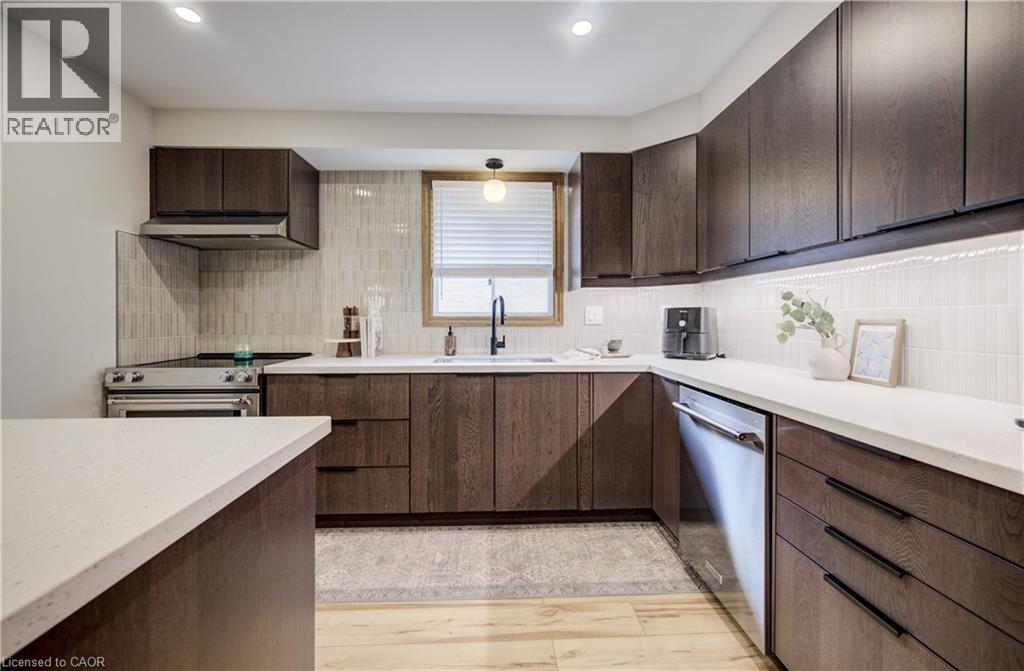 483 Dicenzo Drive, Hamilton, Ontario  L9B 2C4 - Photo 17 - 40815843