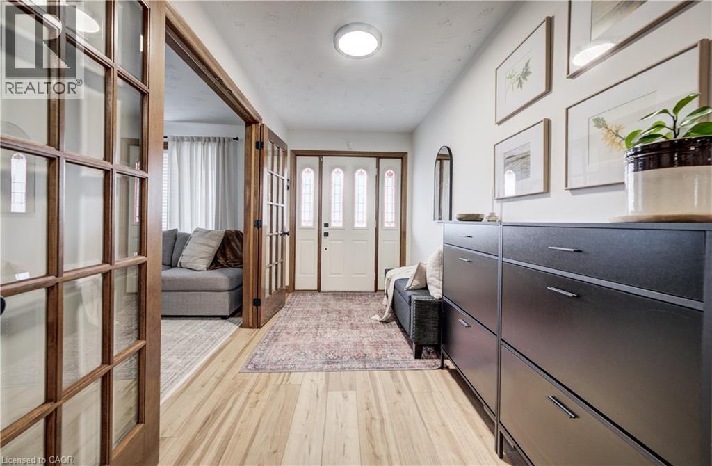 483 Dicenzo Drive, Hamilton, Ontario  L9B 2C4 - Photo 5 - 40815843