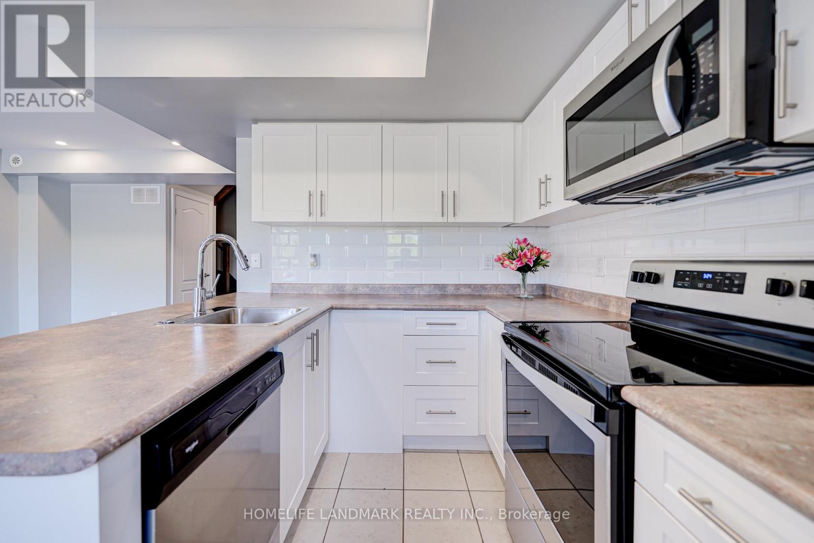 2213 - 10 Westmeath Lane N, Markham, Ontario  L6B 0A8 - Photo 18 - N12931750