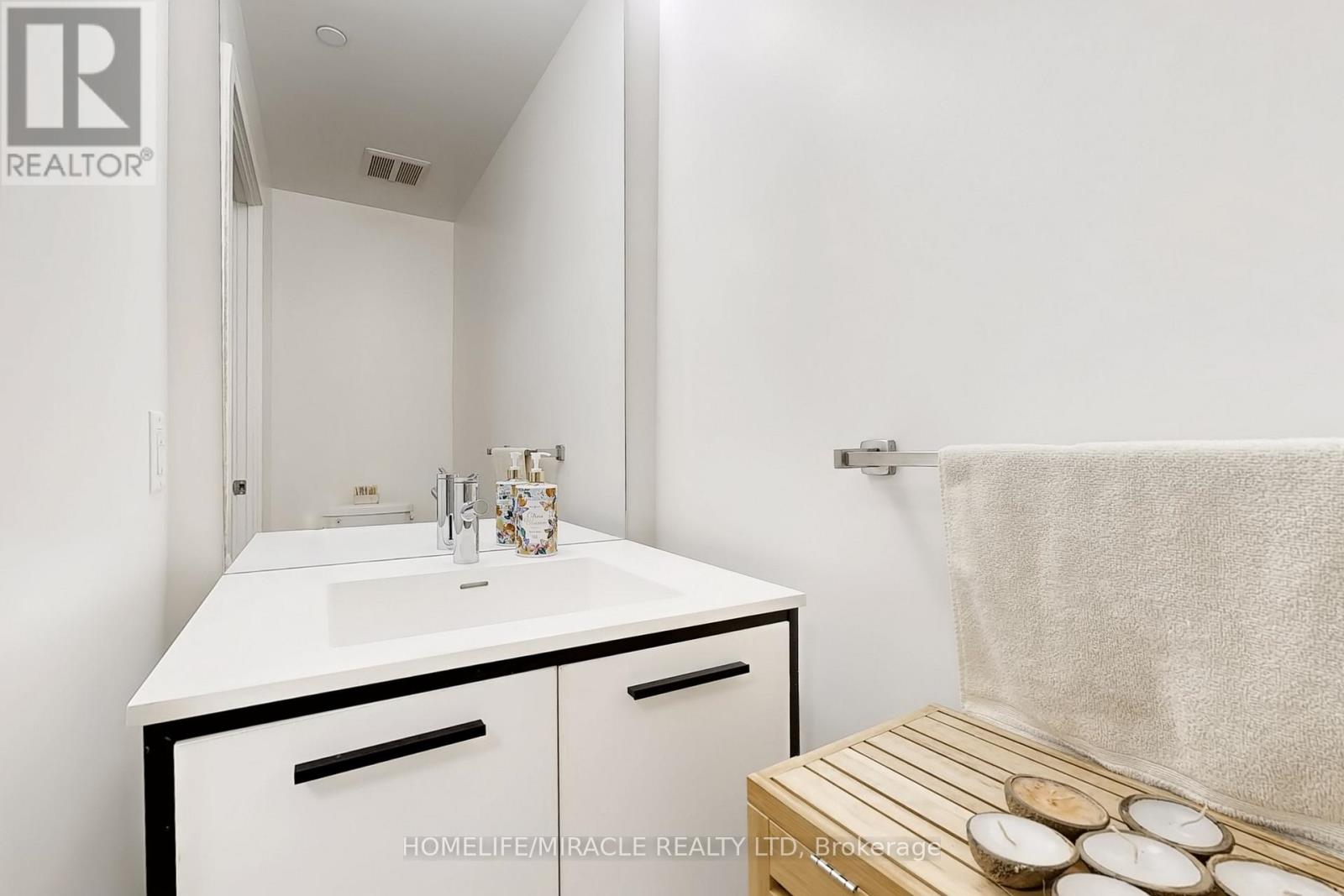 322 - 185 Deerfield Road, Newmarket, Ontario  L3Y 0G7 - Photo 21 - N12931772