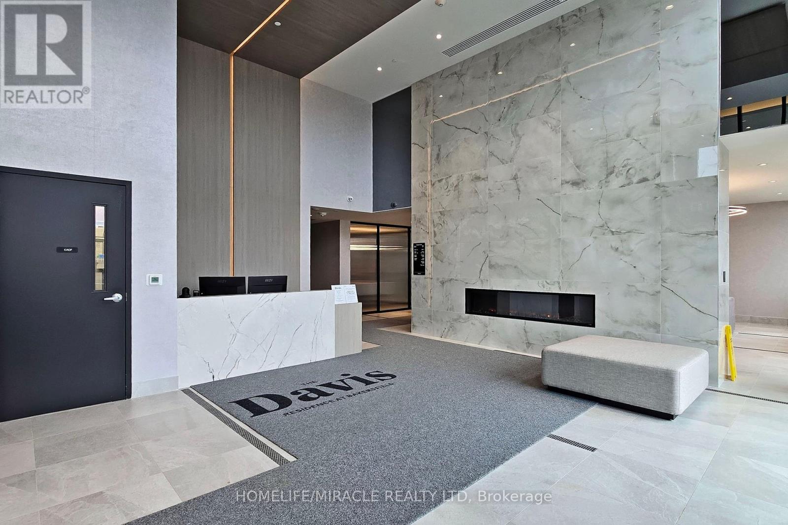 322 - 185 Deerfield Road, Newmarket, Ontario  L3Y 0G7 - Photo 5 - N12931772