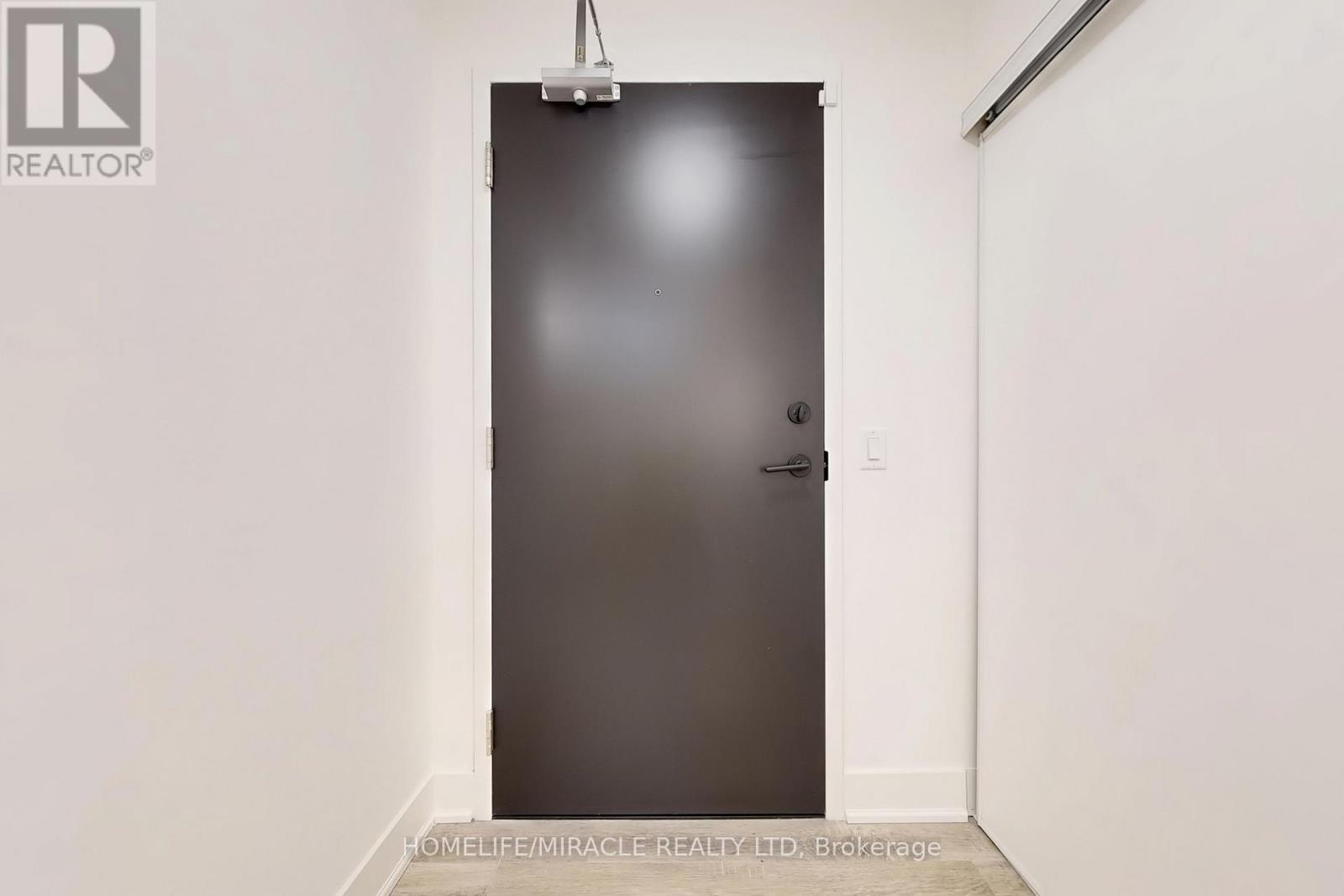 322 - 185 Deerfield Road, Newmarket, Ontario  L3Y 0G7 - Photo 8 - N12931772