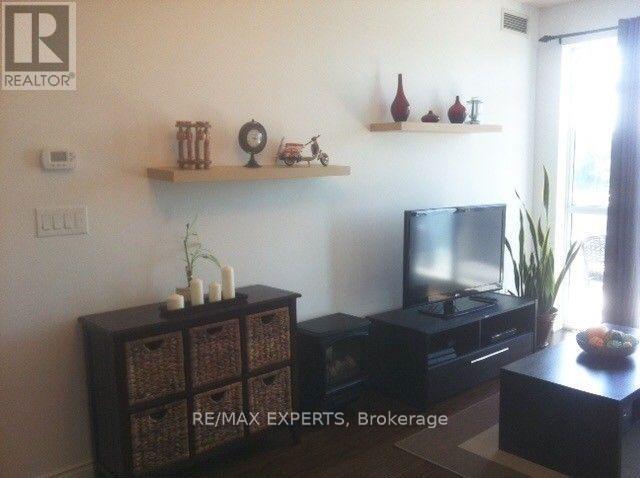 419 - 281 Woodbridge Avenue, Vaughan, Ontario  L4L 0C6 - Photo 2 - N12931774