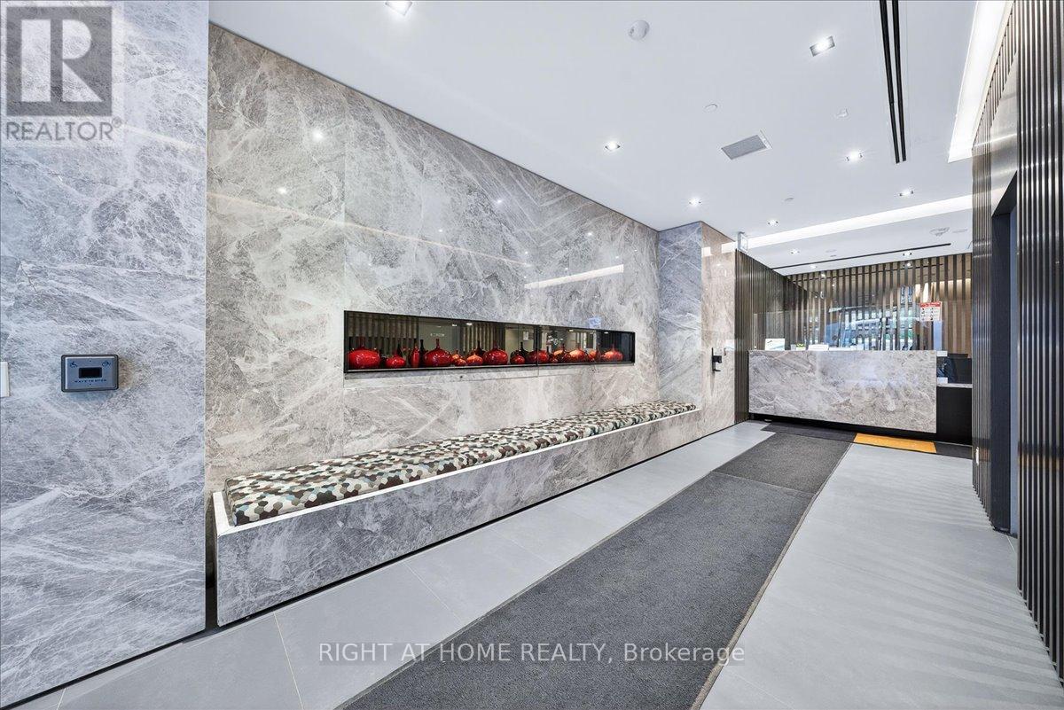 1907 - 215 QUEEN STREET W, Toronto, Ontario