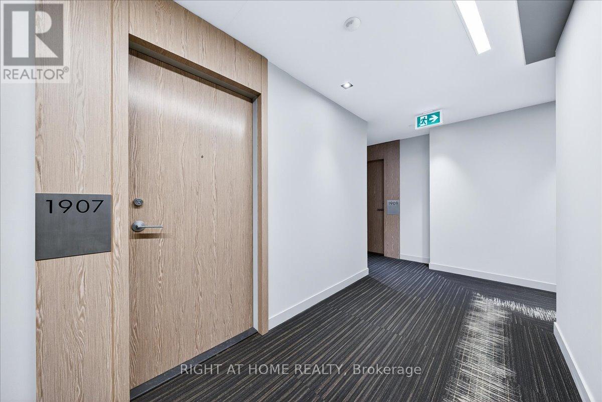 1907 - 215 Queen Street W, Toronto, Ontario  M5A 1S2 - Photo 5 - C12818736