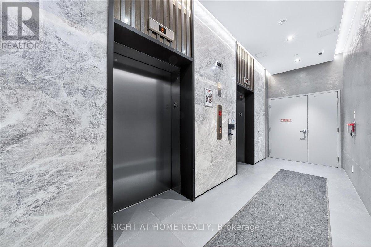 1907 - 215 Queen Street W, Toronto, Ontario  M5A 1S2 - Photo 3 - C12818736