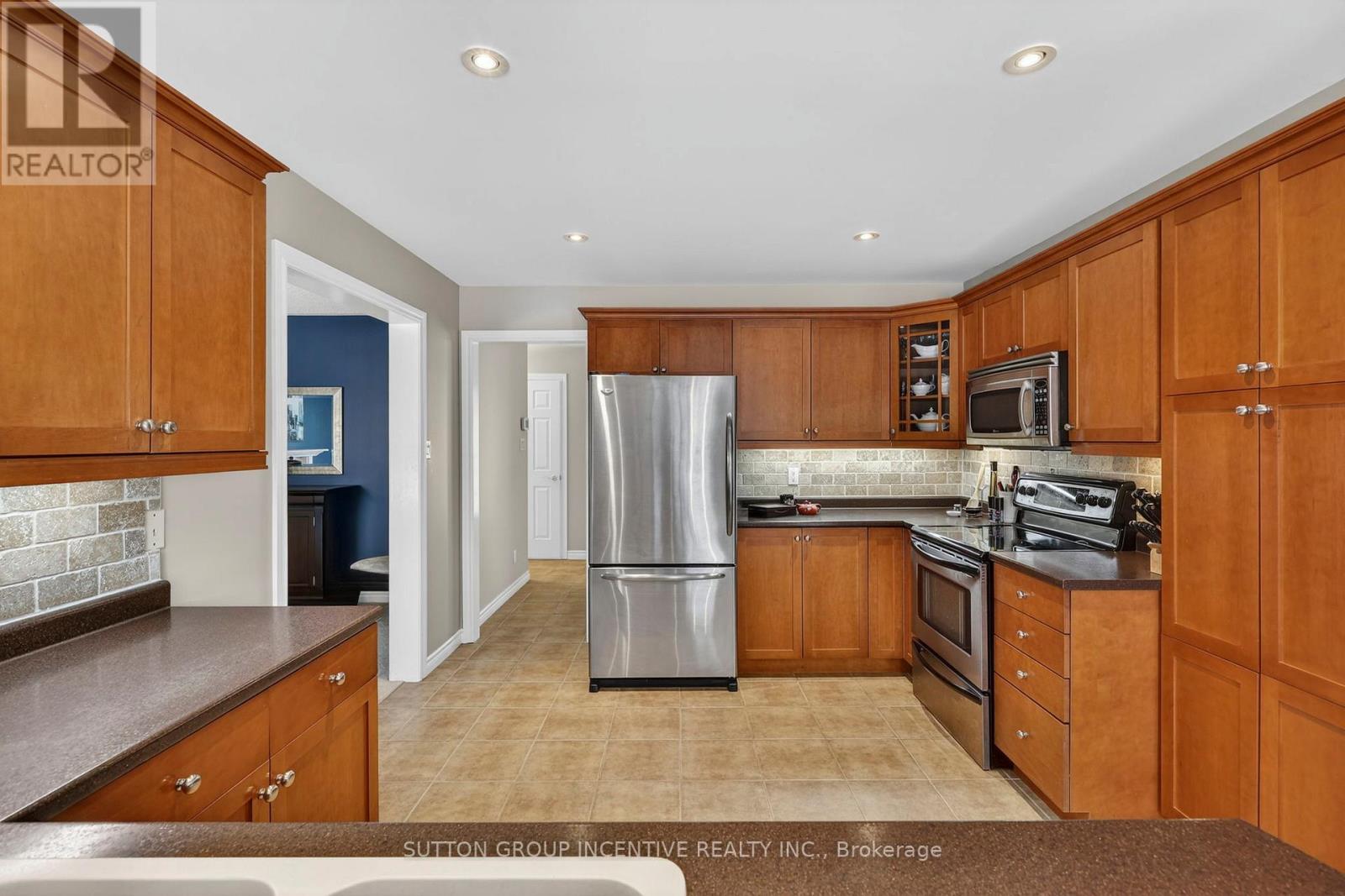 60 O'neill Circle, Springwater, Ontario  L0L 2K0 - Photo 7 - S12931776