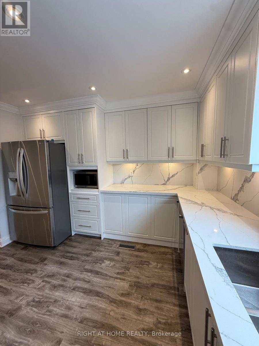 5473 Schueller Crescent, Burlington, Ontario  L7L 3T1 - Photo 6 - W12814126