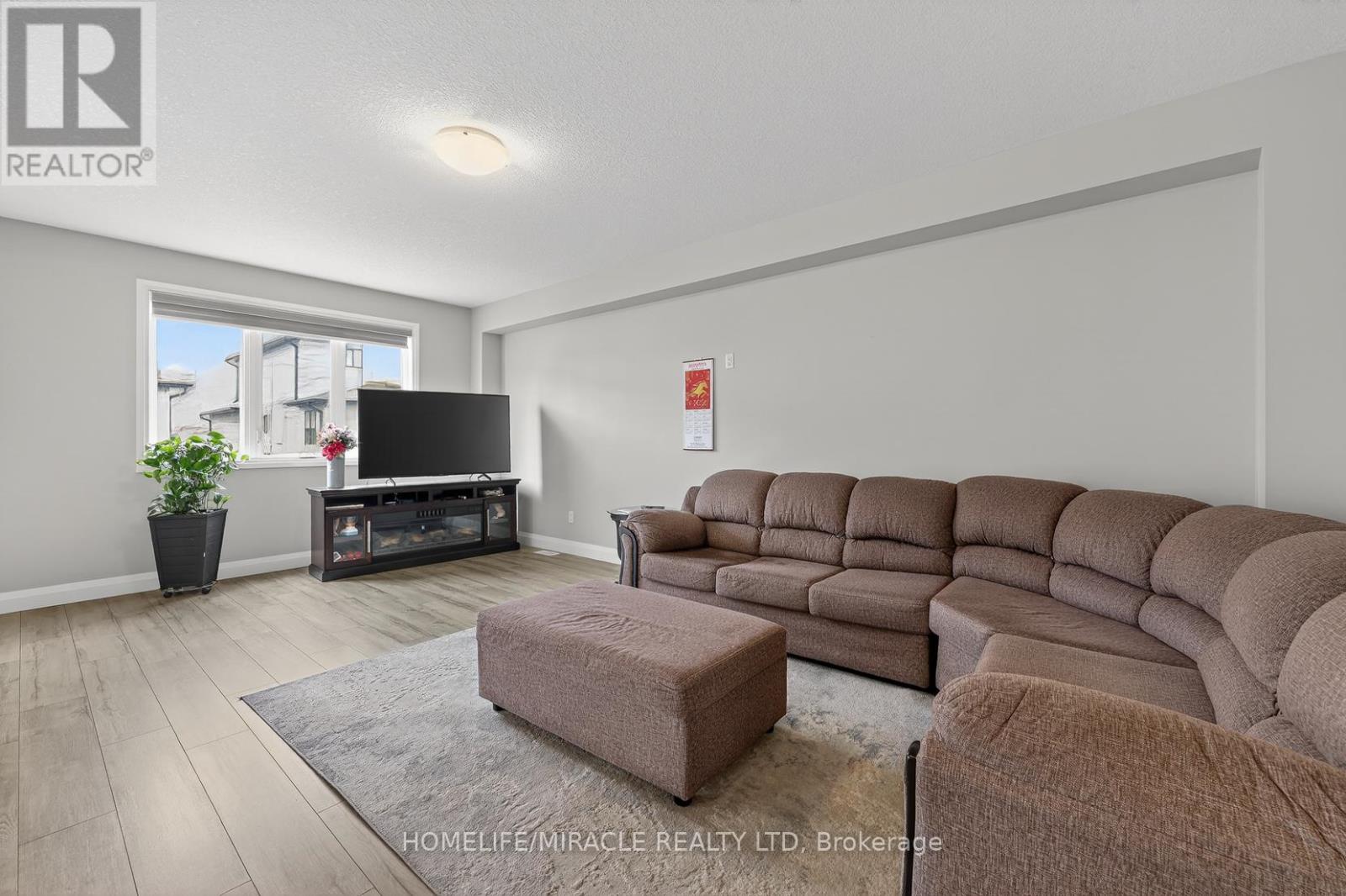 74 Cash Crescent, Ingersoll, Ontario  L9T 0K6 - Photo 6 - X12928328