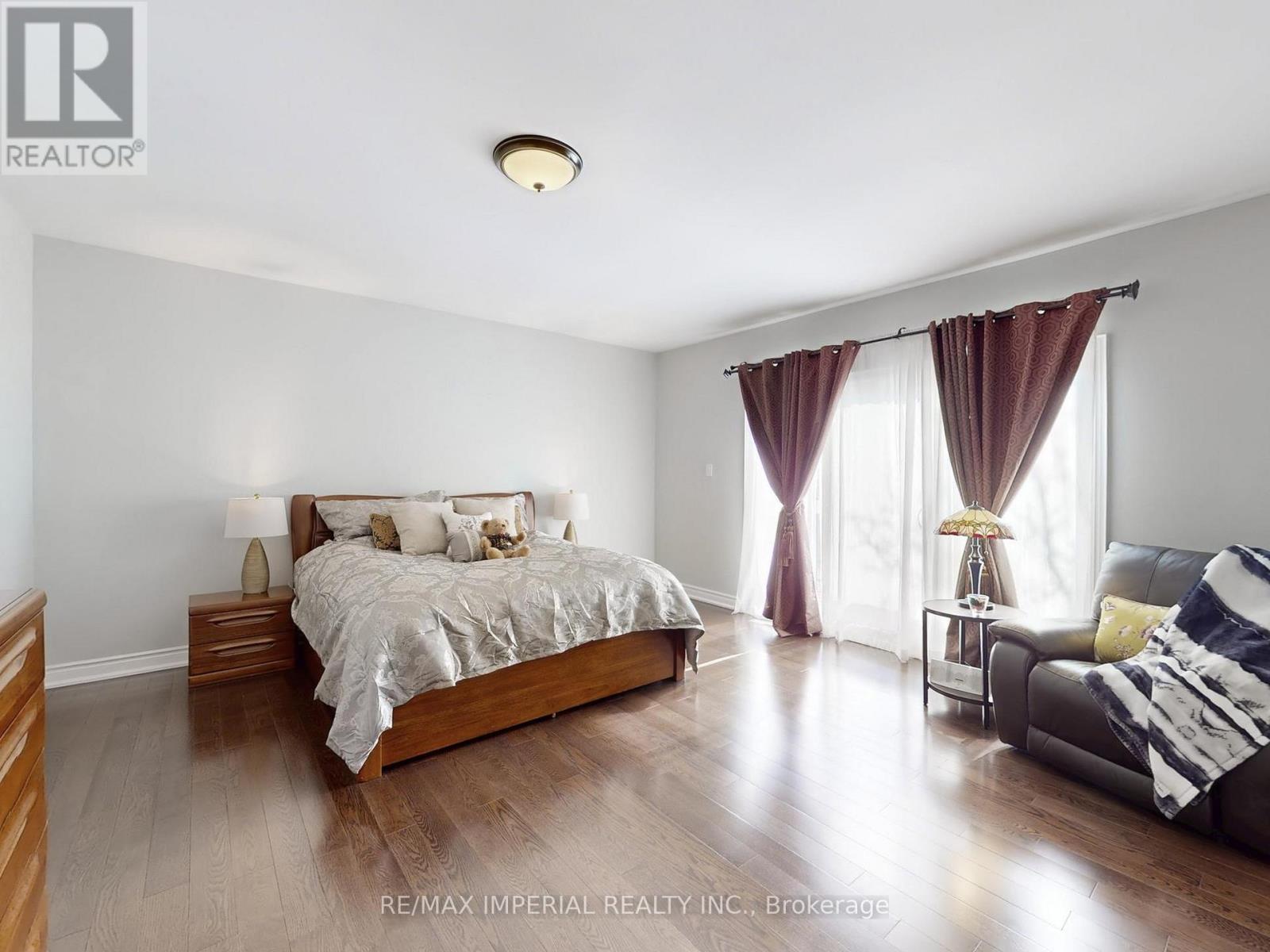 140 Romain Crescent, Oakville, Ontario  L6H 5A6 - Photo 20 - W12931746