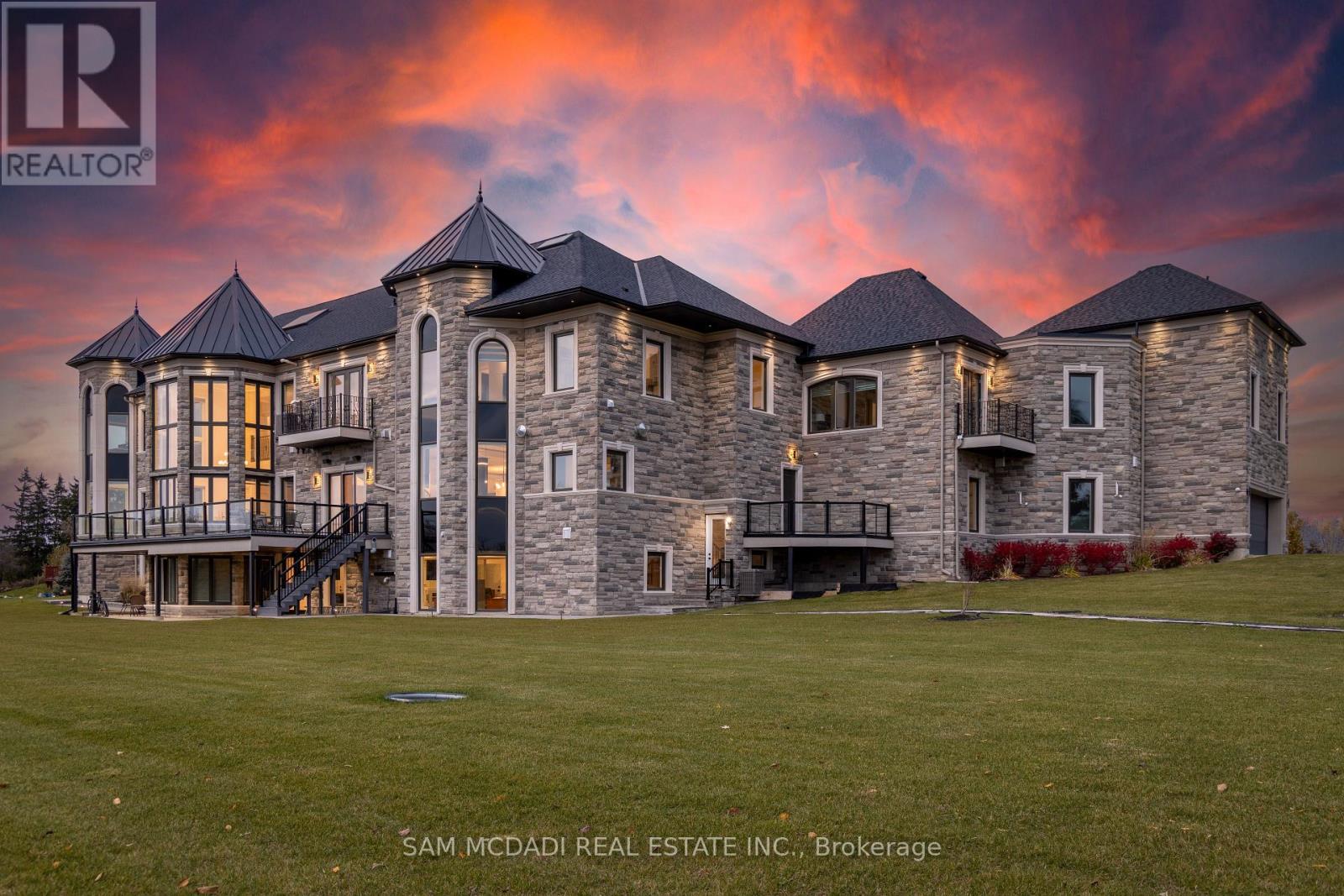 4 Saint Lukes Court, Brampton, Ontario  L6P 1K9 - Photo 4 - W12931760