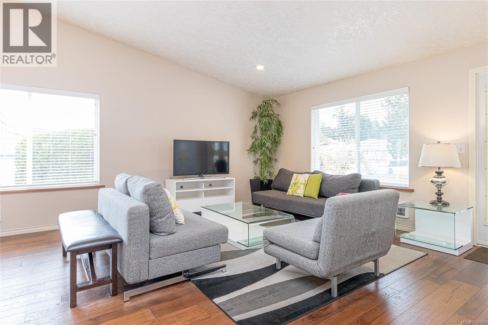 3043 Raymur Pl, Qualicum Beach, British Columbia  V9K 2N9 - Photo 2 - 1030118