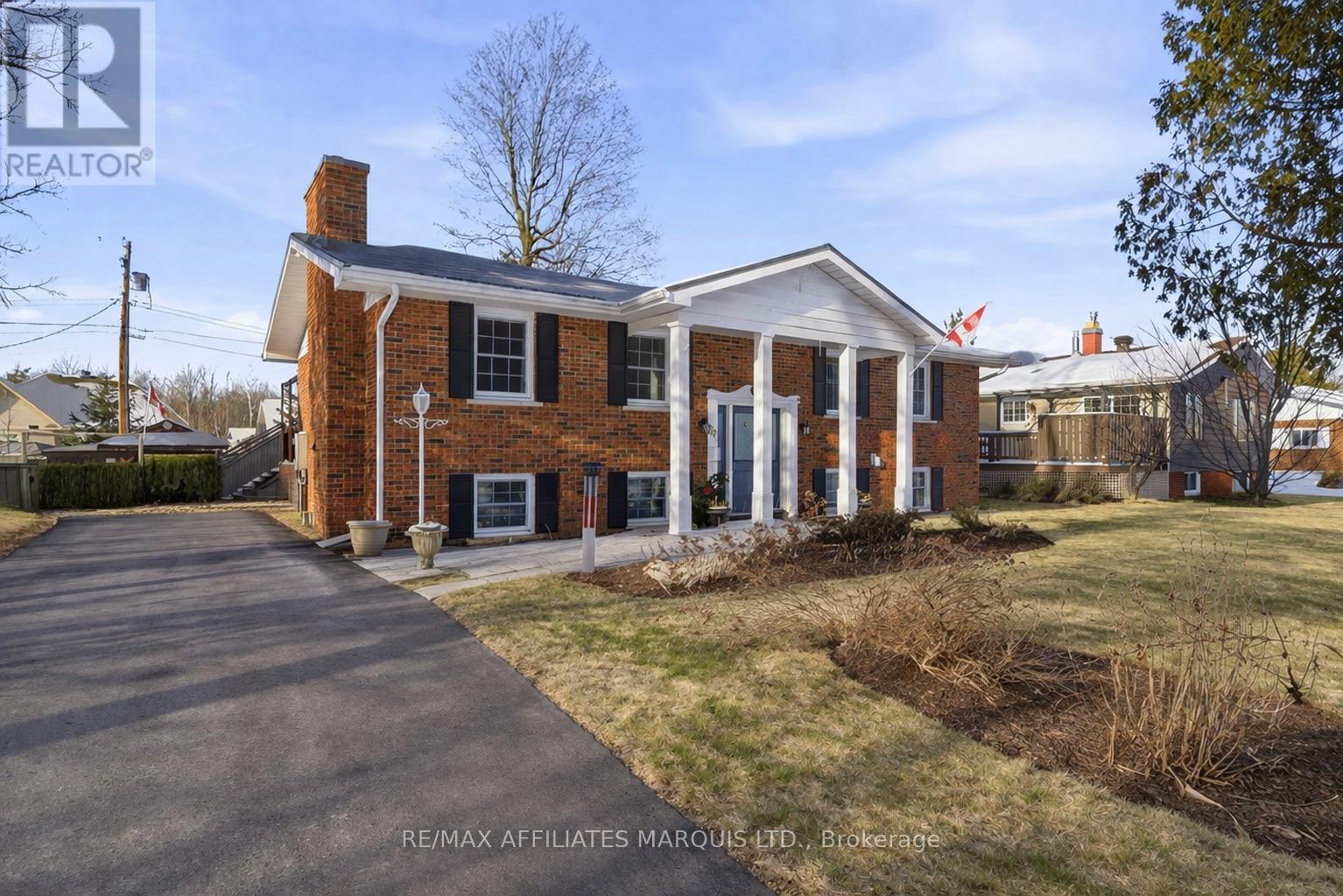 21 SPRUCE STREET, South Stormont, Ontario