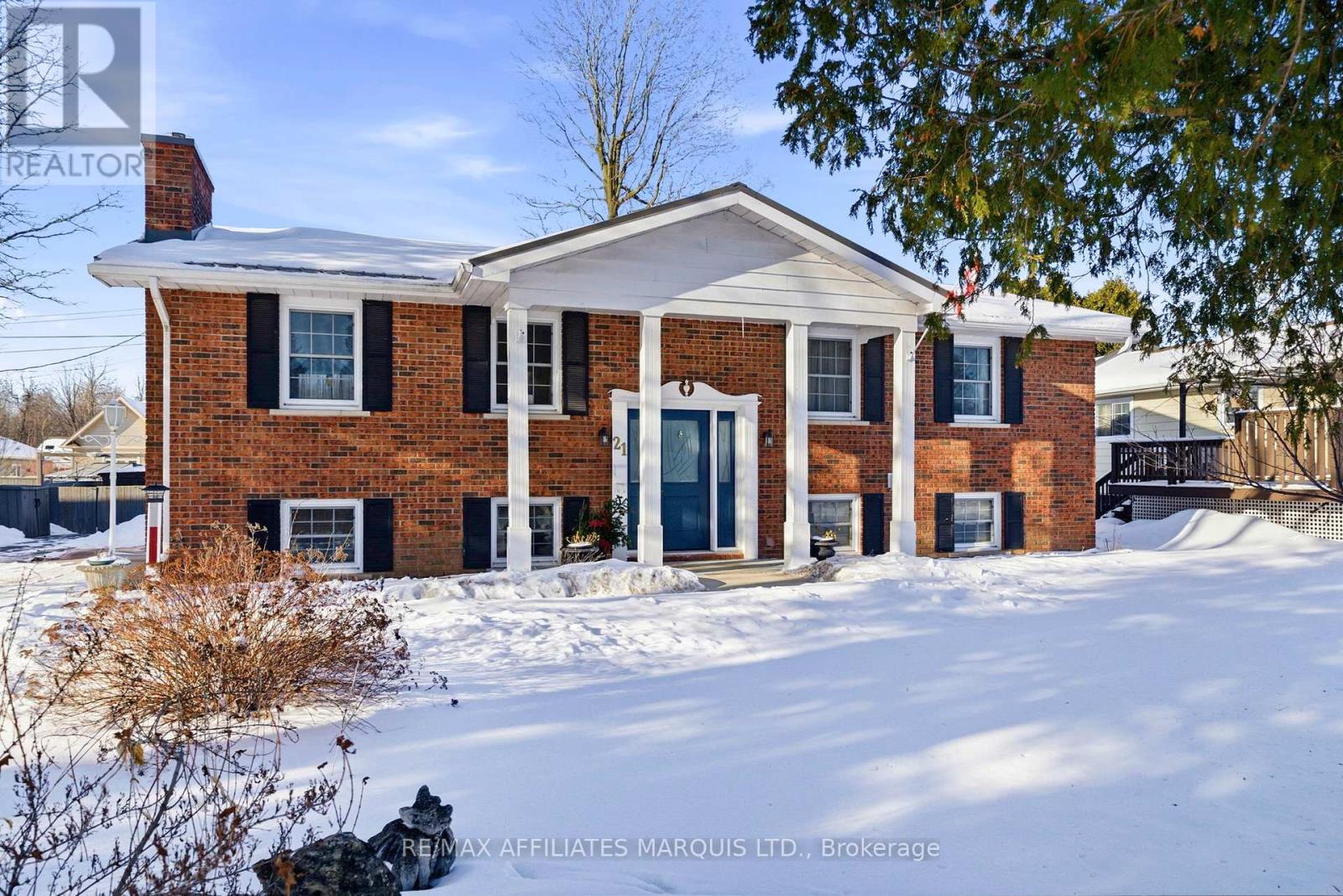 21 Spruce Street, South Stormont, Ontario  K0C 1M0 - Photo 3 - X12757530