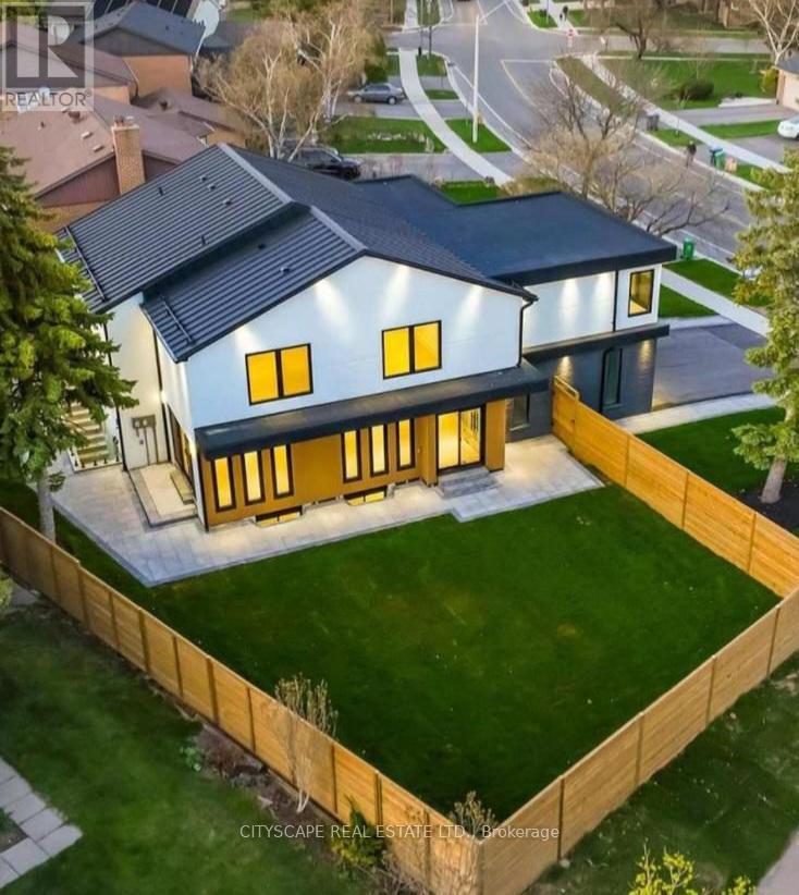 2893 FOLKWAY DRIVE, Mississauga, Ontario