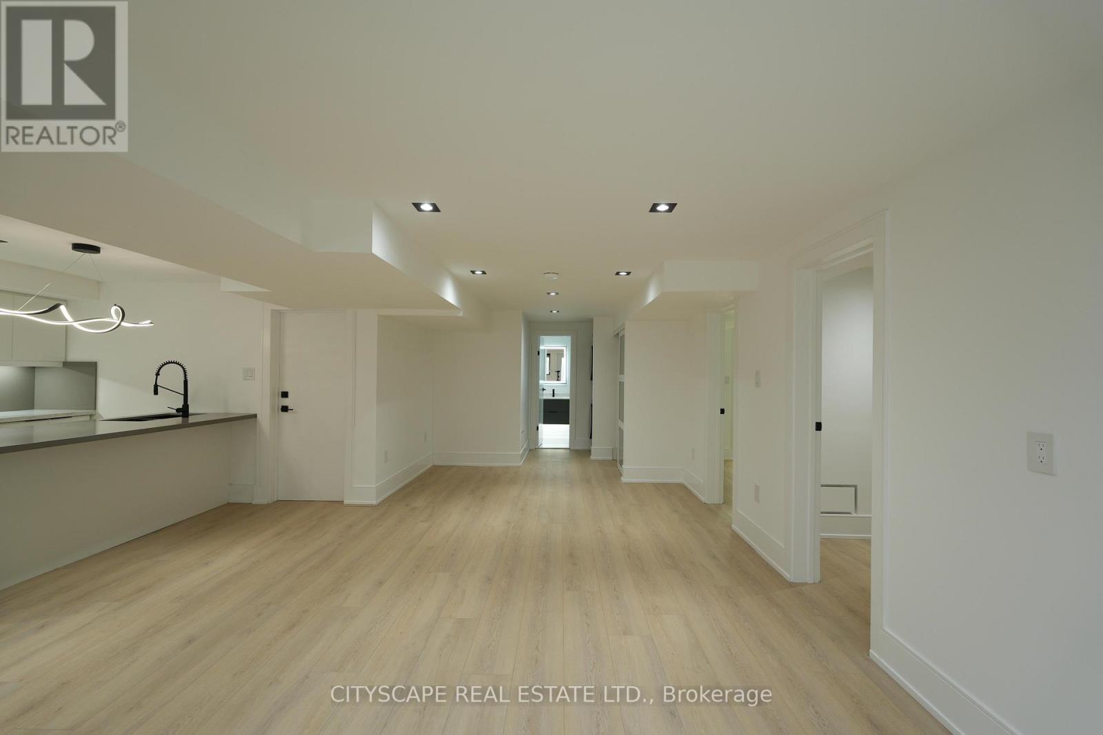 2893 Folkway Drive, Mississauga, Ontario  L5L 2H2 - Photo 4 - W12905518