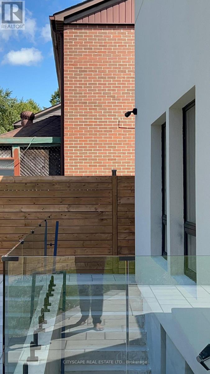 2893 Folkway Drive, Mississauga, Ontario  L5L 2H2 - Photo 7 - W12905518