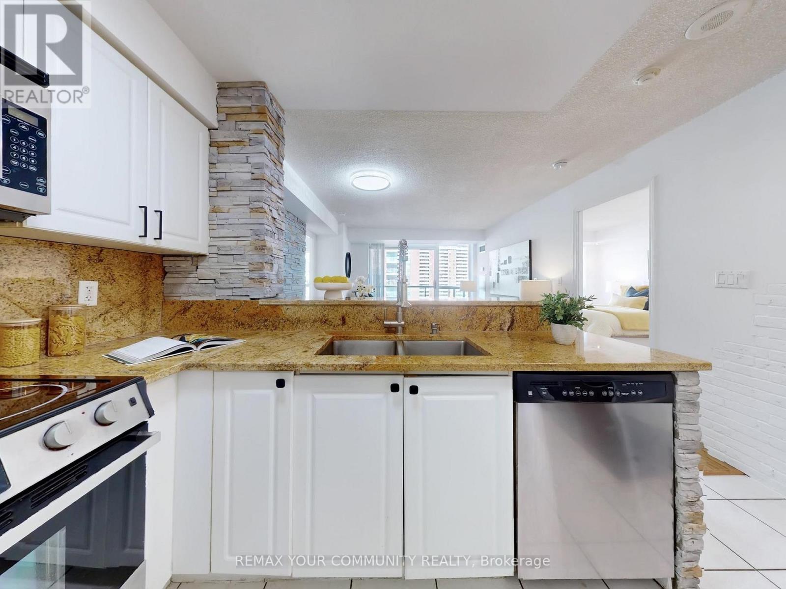 1002 - 7 Michael Power Place, Toronto, Ontario  M9A 0A4 - Photo 14 - W12925756