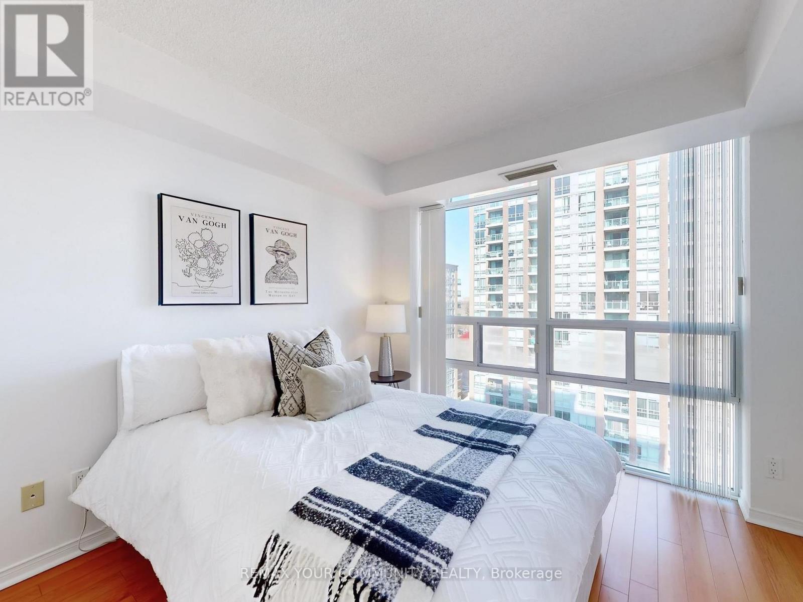 1002 - 7 Michael Power Place, Toronto, Ontario  M9A 0A4 - Photo 21 - W12925756