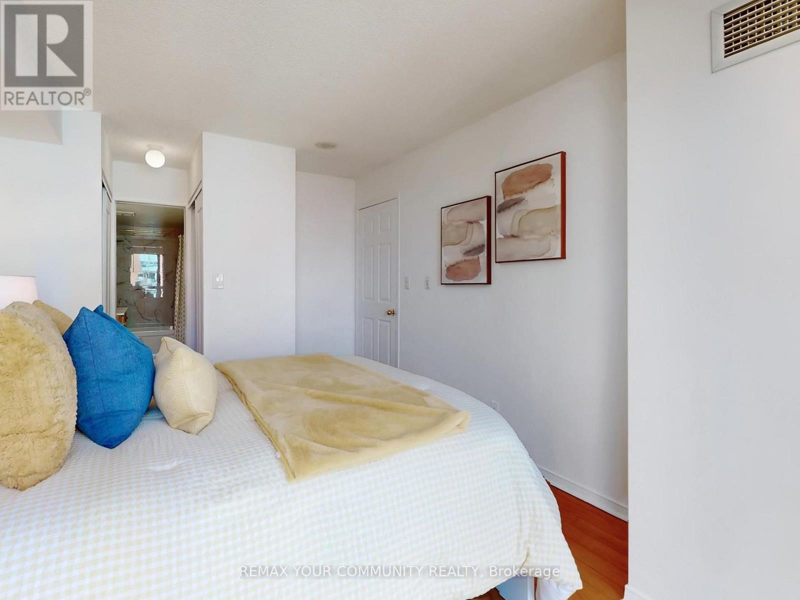 1002 - 7 Michael Power Place, Toronto, Ontario  M9A 0A4 - Photo 20 - W12925756