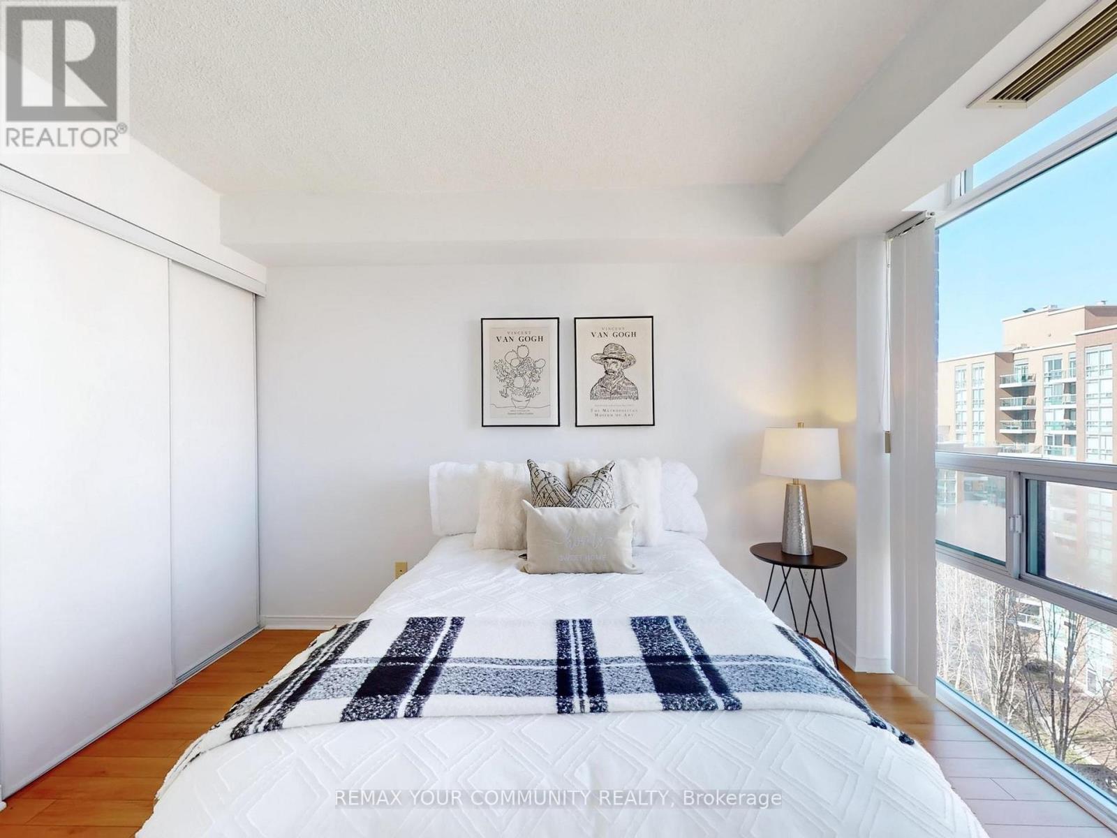 1002 - 7 Michael Power Place, Toronto, Ontario  M9A 0A4 - Photo 22 - W12925756