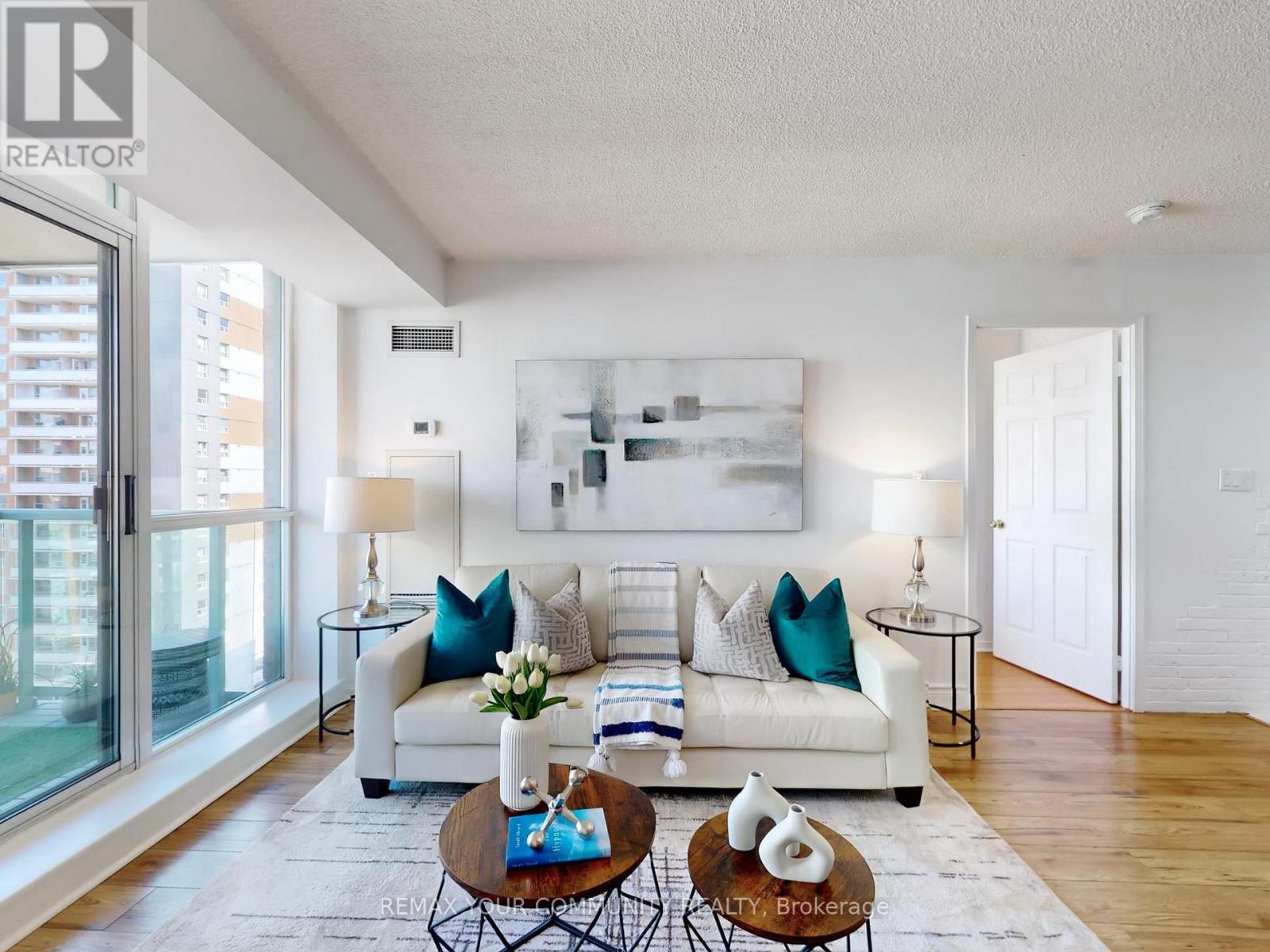 1002 - 7 Michael Power Place, Toronto, Ontario  M9A 0A4 - Photo 6 - W12925756