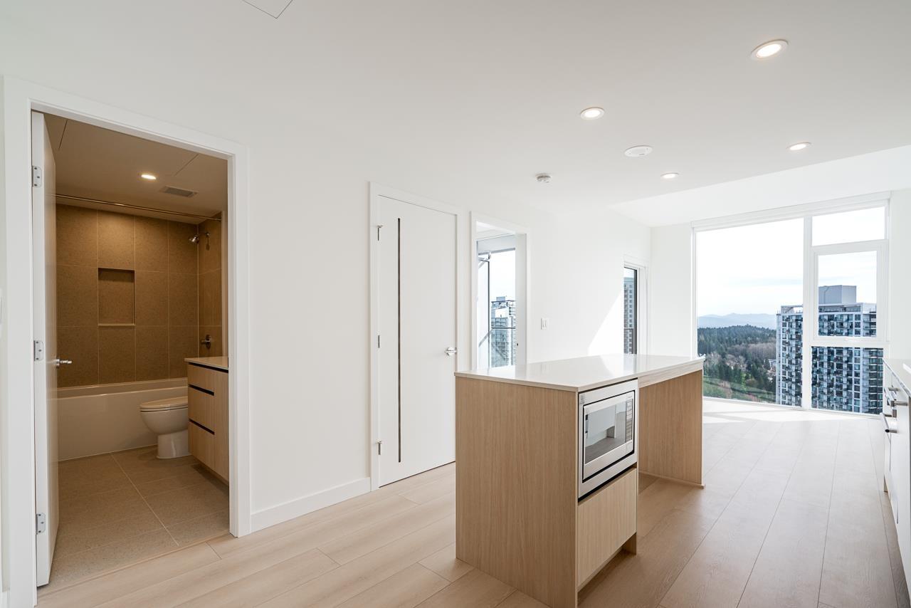 3001 13573 98a Avenue, Surrey, British Columbia  V3T 0X1 - Photo 3 - R3102725