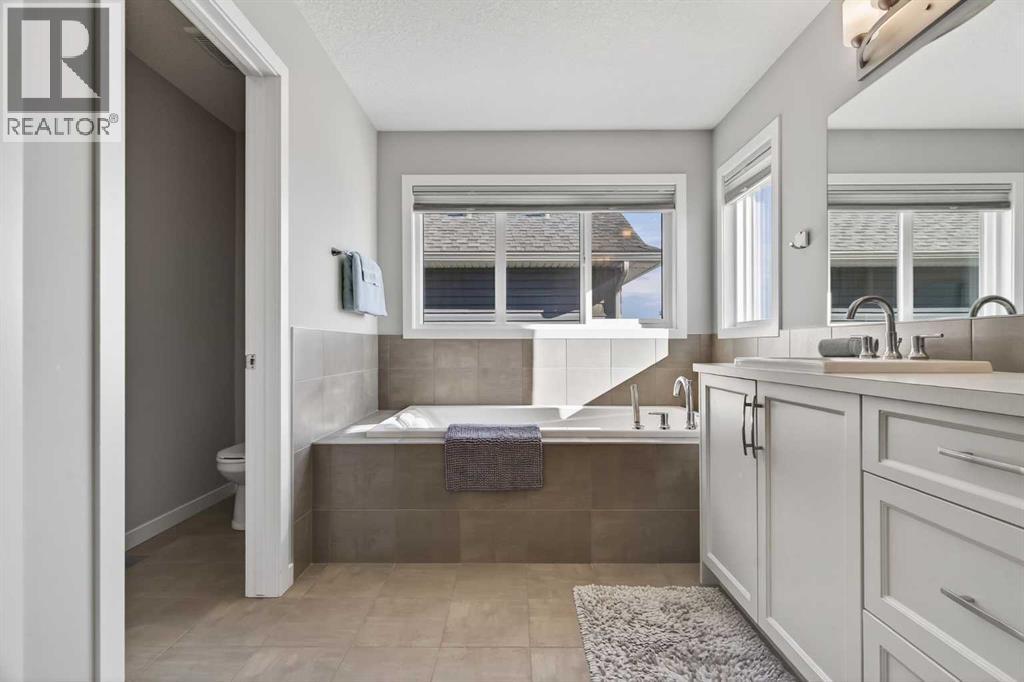 47 Mist Mountain Rise, Okotoks, Alberta  T1S 5R4 - Photo 32 - A2290739