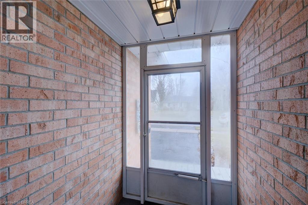 31 Coxwell Crescent, Brantford, Ontario  N3P 1P5 - Photo 4 - 40806429