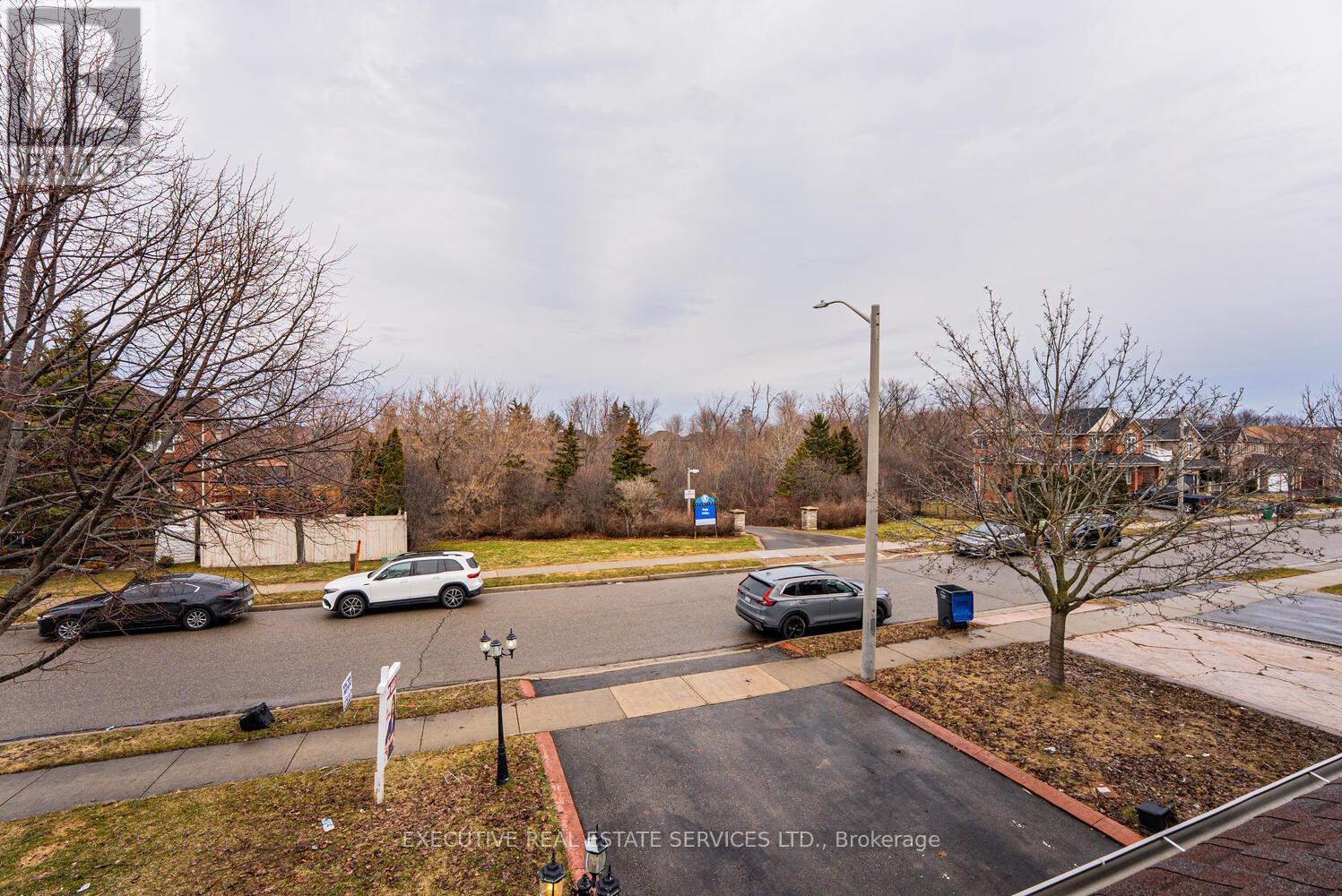 43 River Rock Crescent, Brampton, Ontario  L7A 2V2 - Photo 4 - W12928656