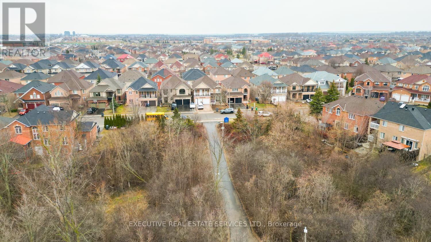 43 River Rock Crescent, Brampton, Ontario  L7A 2V2 - Photo 5 - W12928656